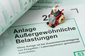 Steuererklärung für Finanzamt mit Formular