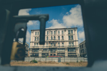 Lost Place, zerfallenes Haus im Zentrum von Valparaiso, Chile