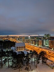 Fototapeta na wymiar sunset over the winter city