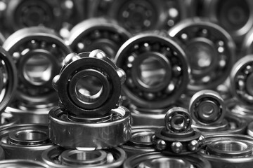 Bearings. Ball bearings. Thrust bearings.