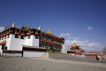 チベット・アムド地方 合作のチベット僧院