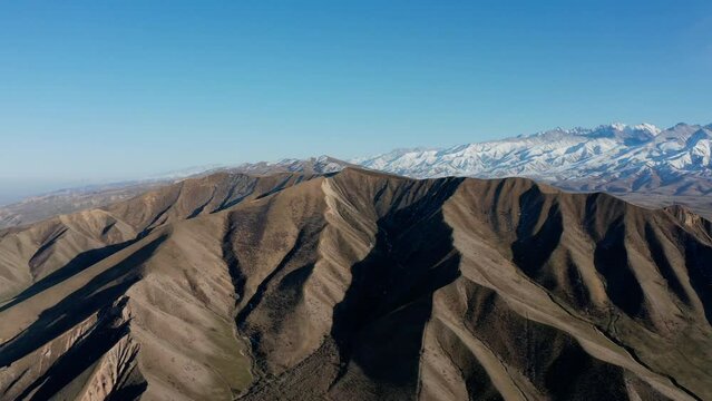 Montagnes pr&egrave;s de Bichkek au Kirghizistan
