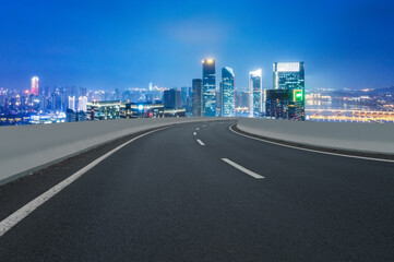 Fototapeta premium Freeway skyline and financial district modern buildings