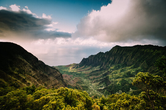 Clouds Roll in over the Kalalau Valley in Kauai's Nā Pali Coast
