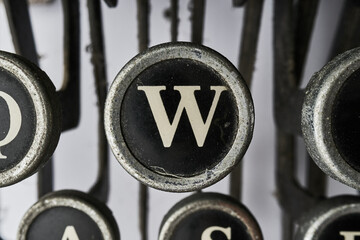 W - old typewriter keys