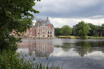 Centre - Loiret - Chateau de La Bussière, son parc et son étang