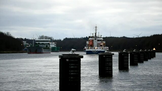 Frachtschiff im Nord-Ostsee-Kanal 