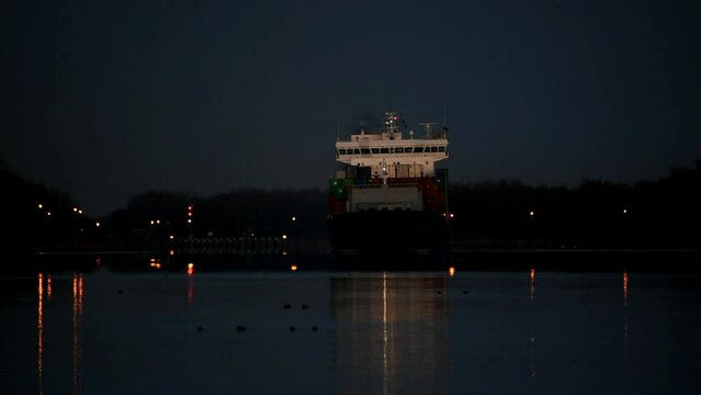 Schifffahrt am Nord-Ostsee-Kanal 