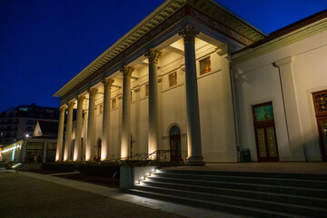 Obraz premium Historisches Kurhaus von Baden-Baden bei Nacht