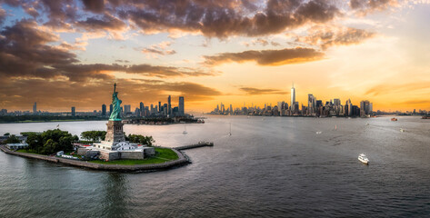 Statue of Liberty © Larry Gibson