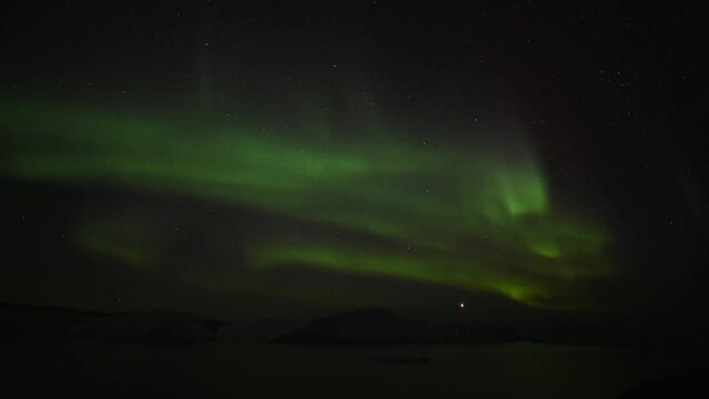 NORTHERN LIGHTS (aurora borealis) timelapse in 4k