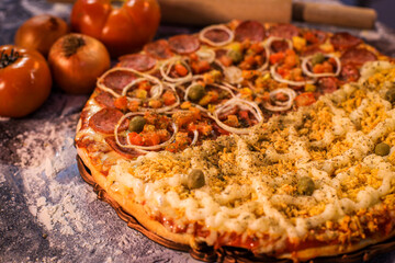 Pizza Calabresa com Frango