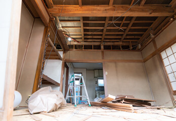 住宅リフォーム　解体現場