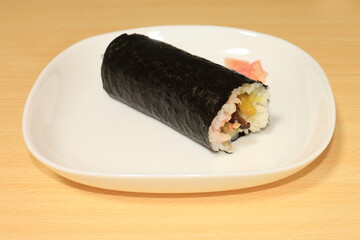 食べかけの恵方巻き