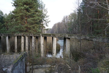 Fototapeta premium wooden bridge over river