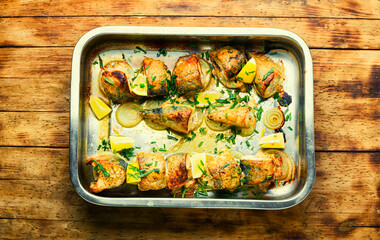 Baked mackerel on an onion pillow