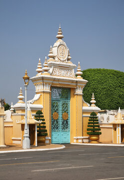 Victory gate in Royal Palace (Preah Barum Reachea Veang Nei Preah Reacheanachak Kampuchea) in Phnom Penh. Cambodia