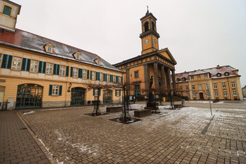 Winterliches Ansbach; Karlsplatz mit St. Ludwig