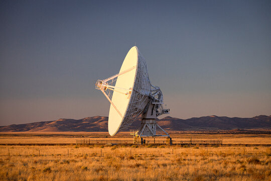 Very Large Array satellite dish in New Mexico