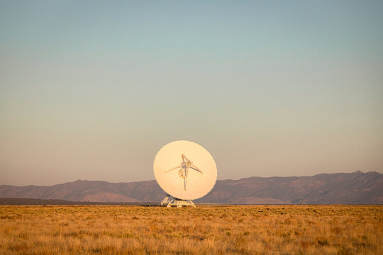 Very Large Array satellite dish in New Mexico