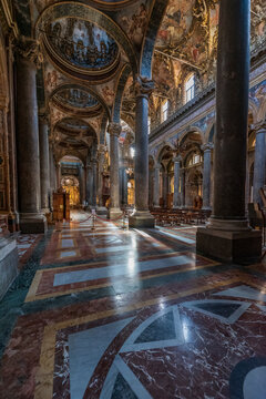 L'interno della chiesa di San Giuseppe dei Padri Teatini, città di Palermo IT	