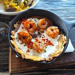 photo of beautiful food, shrimp in a pan,