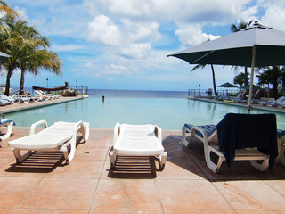 プールから水平線