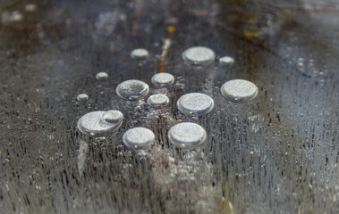 Frozen bubbles in the lake