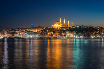 Fototapeta na wymiar night view of the hagia sophia in istanbul