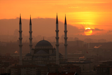 Fototapeta na wymiar mosque at sunset