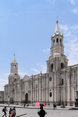 Fototapeta na wymiar cathedral of arequipa. architecture of the city of arequipa. city center.