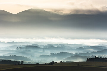 10月の北海道、夜明けの美瑛・日本