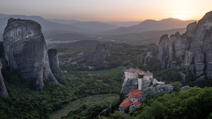 Obraz premium sunset at Meteora, Greece