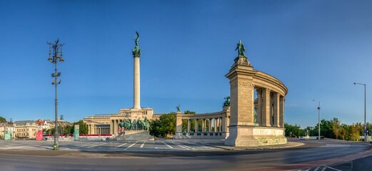 Fototapeta na wymiar Monument to the Millennium of Hungary in Budapest