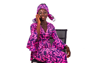 Obraz premium beautiful young businesswoman talking on mobile phone.