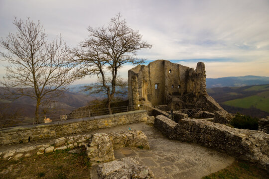 paths matildici castle of canossa and rossena medieval ruins matilda di canossa reggio emilia