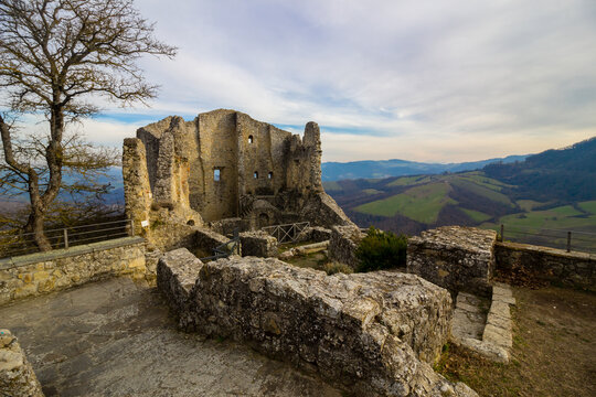 paths matildici castle of canossa and rossena medieval ruins matilda di canossa reggio emilia
