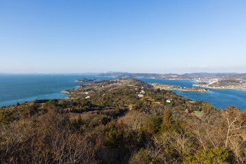 日本の岡山県瀬戸内市の前島の美しい冬の朝の風景