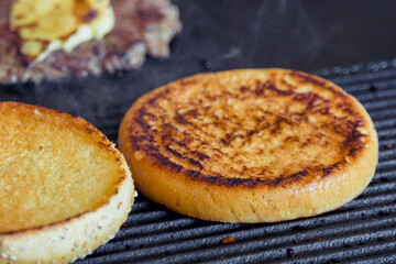 Toasted burger for a hamburger.