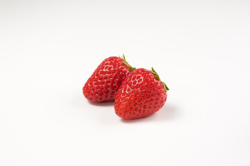 苺を白背景で