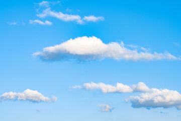 【背景素材】青空と白い雲　高解像度