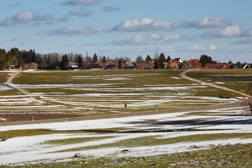 Winterlandschaft bei Gemeinde Bitz auf der Schwäbischen Alb. (Zollernalbkreis). Winter landscape near the municipality of Bitz on the Swabian Alb. - obrazy, fototapety, plakaty