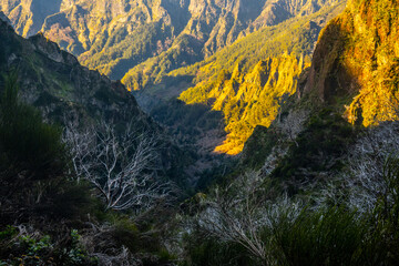 Madeira - From Pico do Arieiro to Pico Ruivo 