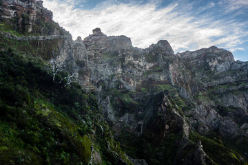 Fototapeta na wymiar Madeira - From Pico do Arieiro to Pico Ruivo 