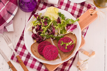 Beetroot veggie burger.