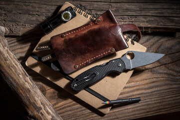 Everyday knife set. Pocket knife and carrying lantern. Vintage style. EDC Style.