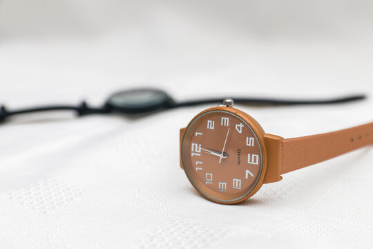 reloj pulsera crudo