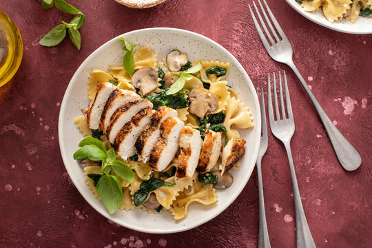 Grilled Chicken With Mushroom And Spinach Pasta