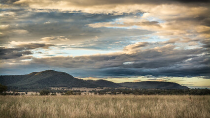 Obraz premium sunset over the mountains