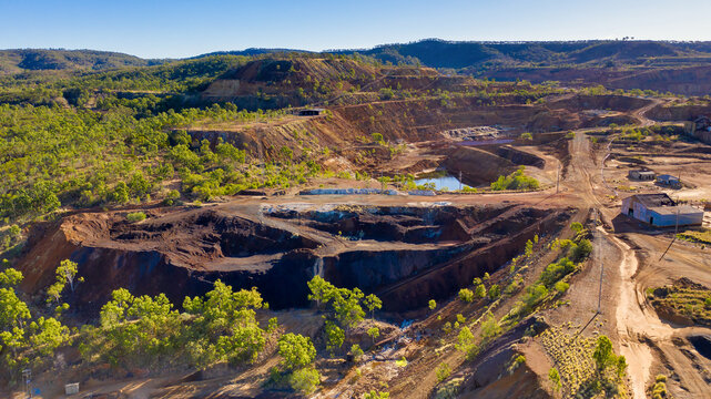 Horizontal shot of the cliffs at Mount Morgan Mine